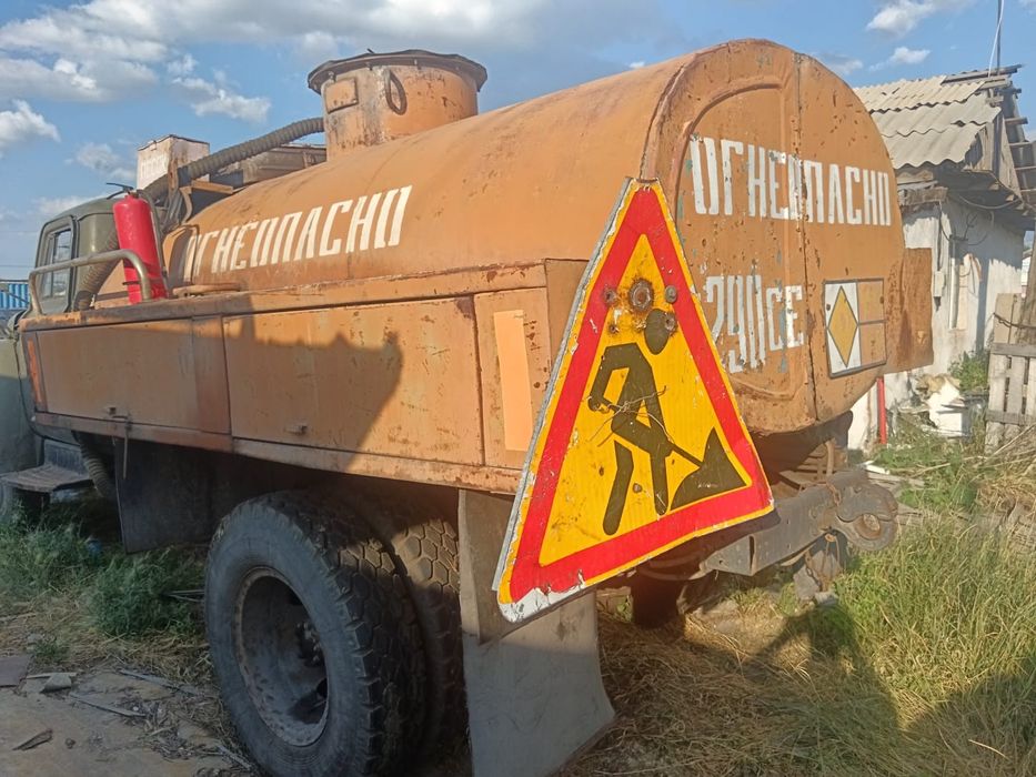 Продам топливозаправщик