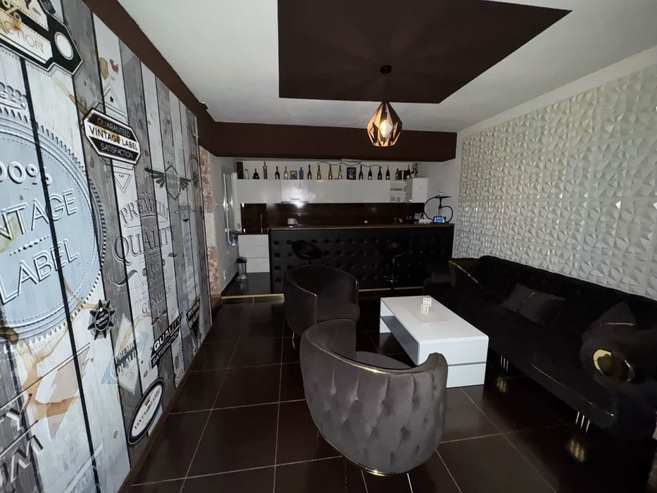 inchiriez vila 250mp Pretabil Afacere