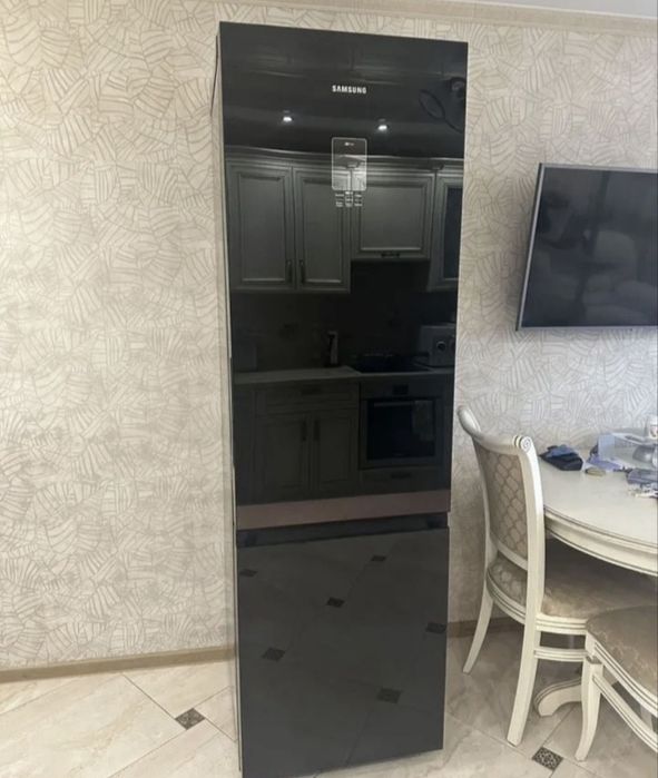 Отдам холодильник Indesit