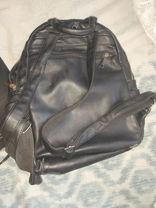 Черна дамска раница