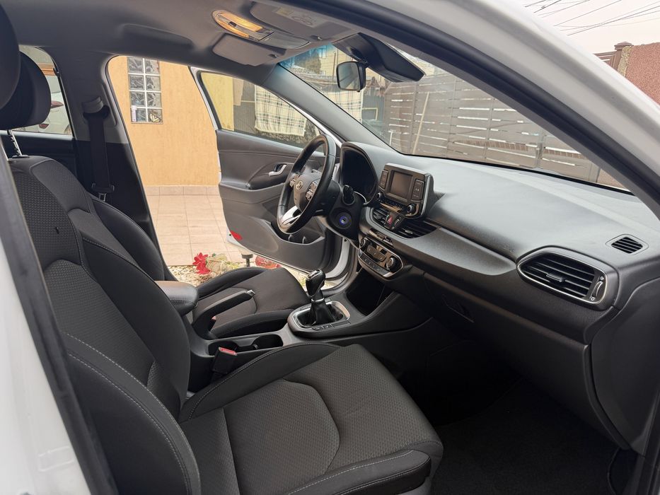 Hyundai i30  fastback  2018 benzina euro 6 120cp import germania recen