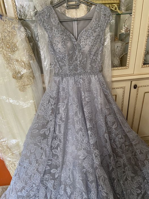 Продам новое платье