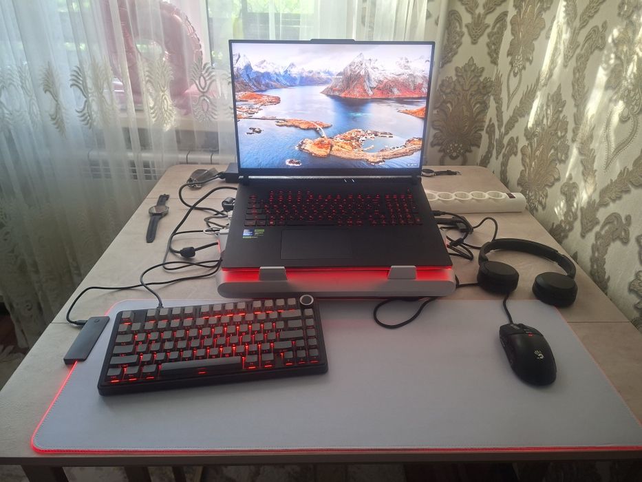 Ноутбук Asus rog strix