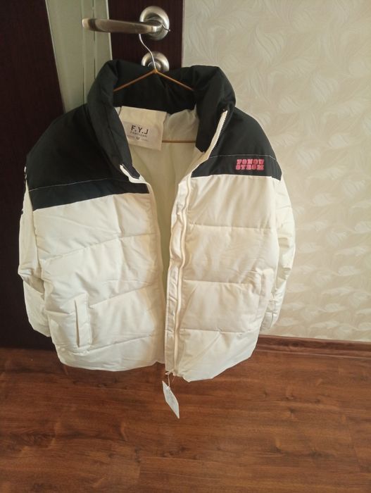 Продам куртки, новые.