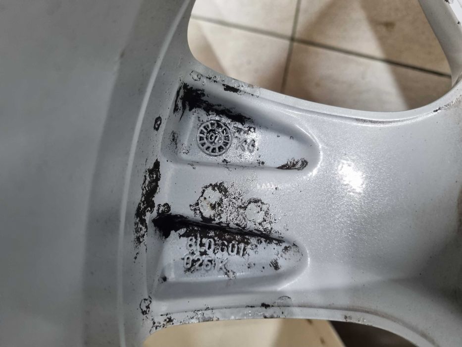 Оригинални алуминиеви джанти за Audi – 16 цола (5х100) с летни гуми