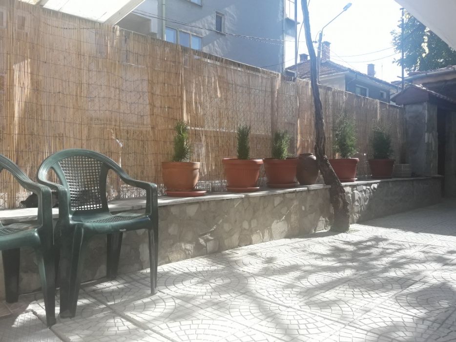 Наемане на двустайна квартира с вана до МОЛ ГАЛЕРИЯ , минимум 2 нощувк