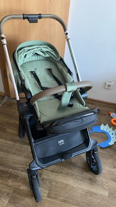 Детская прогулочная коляска