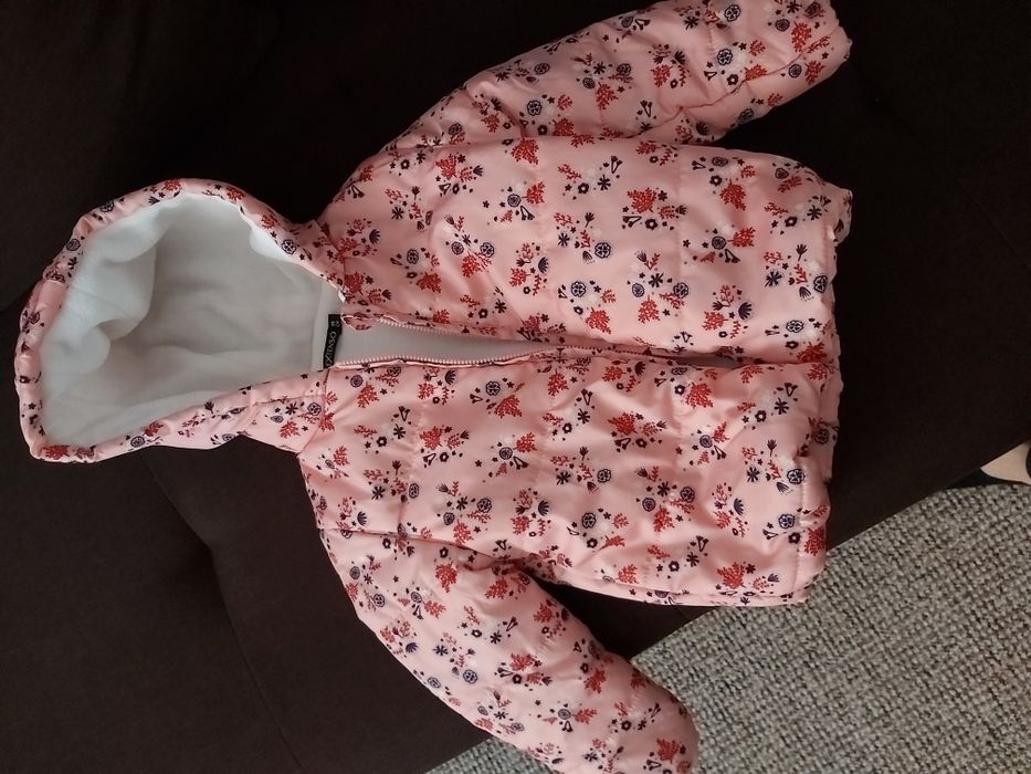 Hainute de toamna fetiță