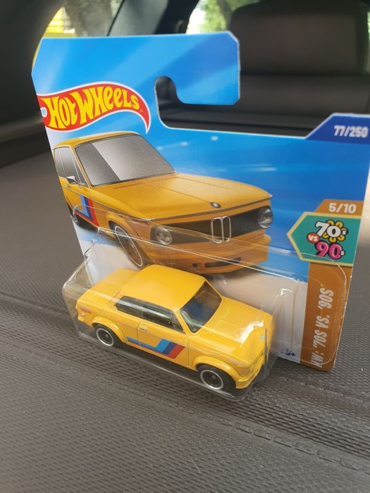 Колекционерски колички BMW 202, 94 Audi Avant RS32