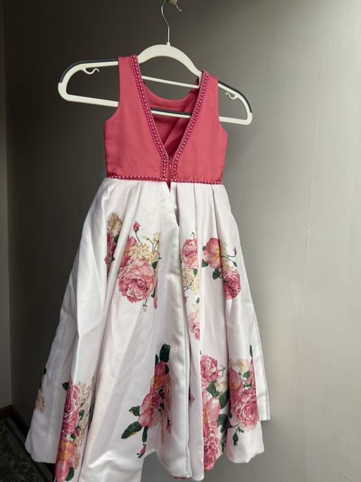 Праздничные платья на девочку 116