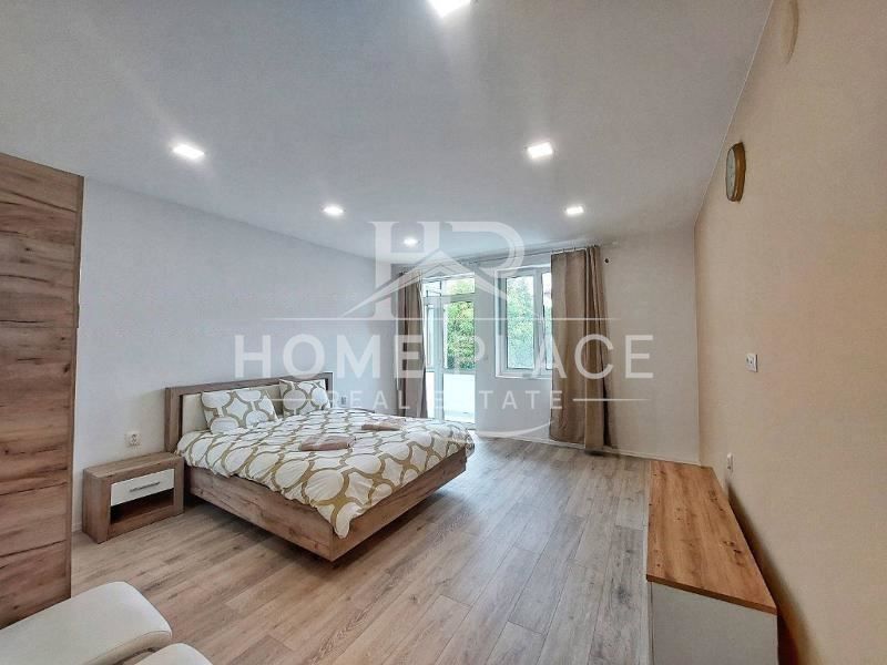 Дава се под наем Тристаен апартамент в Варна, Център - 91 кв.м за 997.05 € - Снимка #3