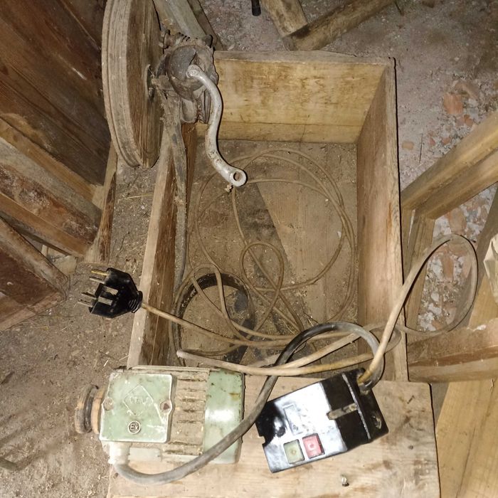 Ел.машина за ронене на царевица