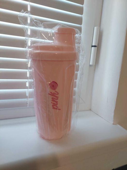 Шейкър Beast Pink Rose и 	
Спортна бутилка Sips&Dips550ml само за 5лв