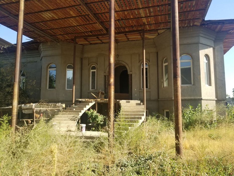 Дом ипакчилик 15 сот.