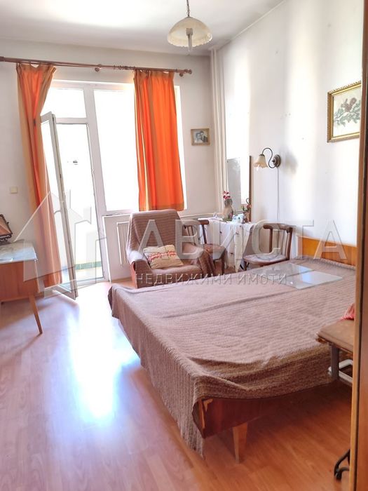 3-стаен в София-Зона Б-5-3 площ 113