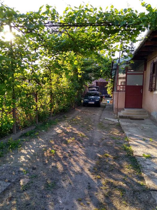 Vând teren intravilan cu casă și dependințe – Hetiur, Sighișoara