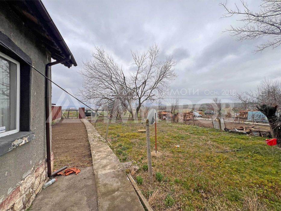 Продава се Къща в Нови пазар - 55 кв.м за 418 €/кв.м - Снимка #18