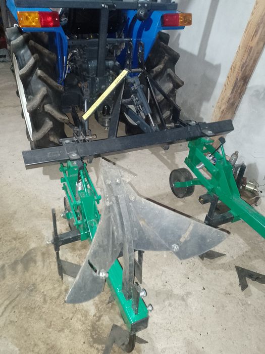 Vând tractor Japonez  Iseki TU1900 19 cai carte RAR și  accesorii