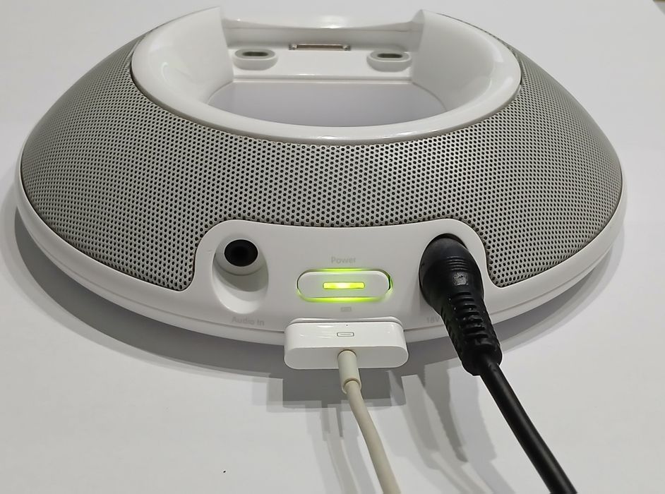JBL On Stage boxa/docking
