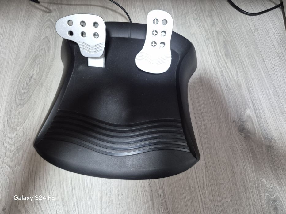 Продаётся игровой компьютер с игровым рулем 
in