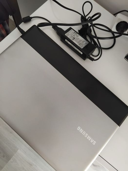 Laptop Samsung rv 511