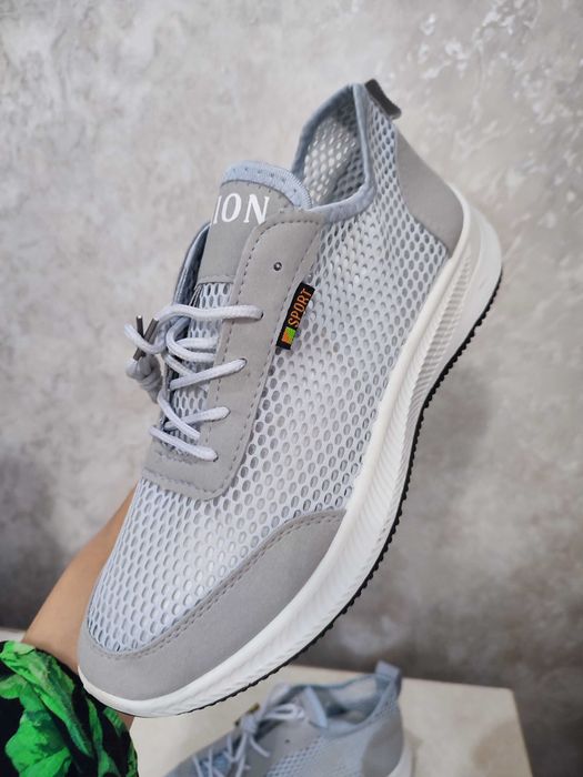 Мужские кроссовки