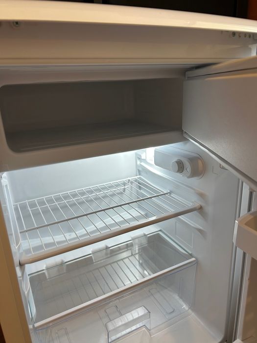 Frigider cu o ușă Arctic FRGAF125M40W Clasa E 120L 84cm