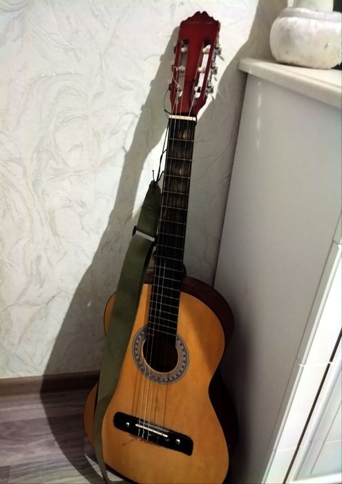 Гитара без чехла