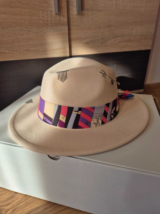 Модерна капела с аксесоари