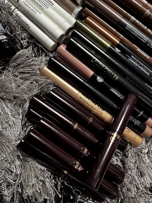 rujuri/ crieioane/ machiaje