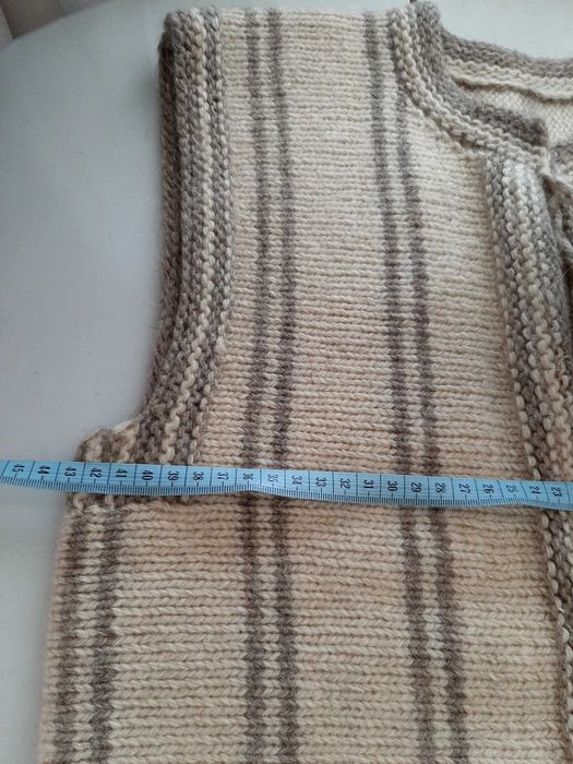 Плетен вълнен елек