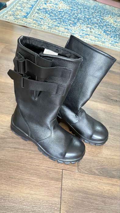 Қыстық қалың етік сатылады