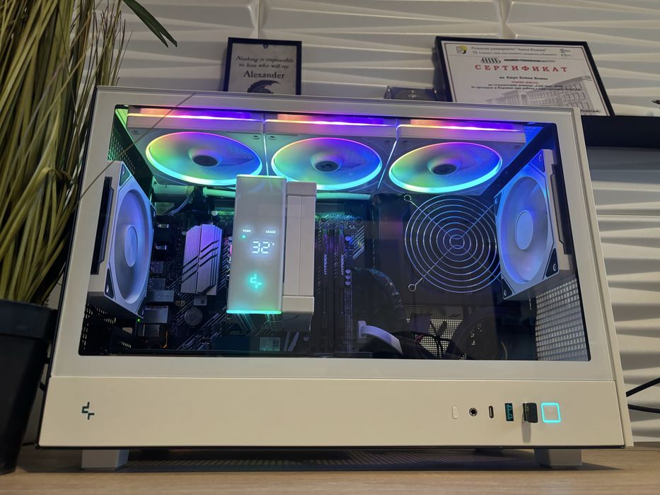 Бял геймърски компютър WiFi Ryzen 7 5700/RX6600/16 Ram/512 ssd/700W