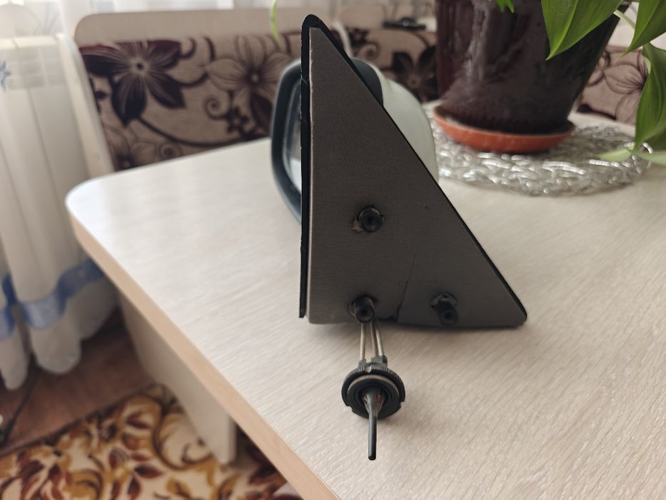 Левое зеркало на Волгу Газ-3110