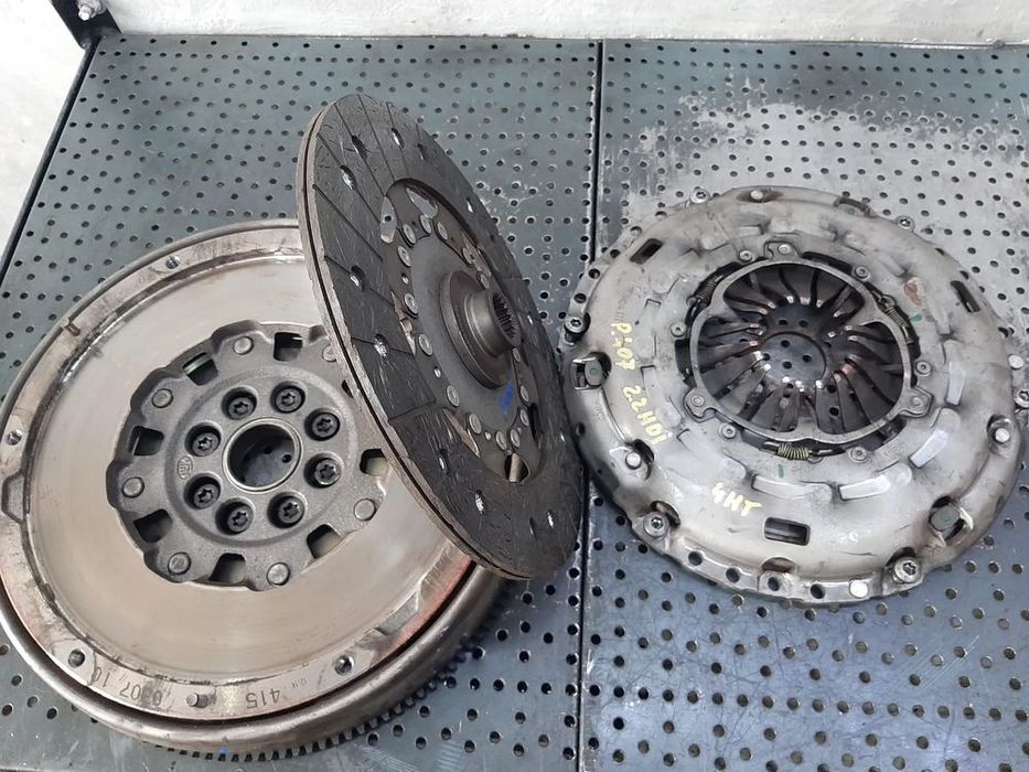 kit ambreiaj volanta masa dubla 4ht 2.2 hdi peugeot 407 disc 8,4mm 324043310