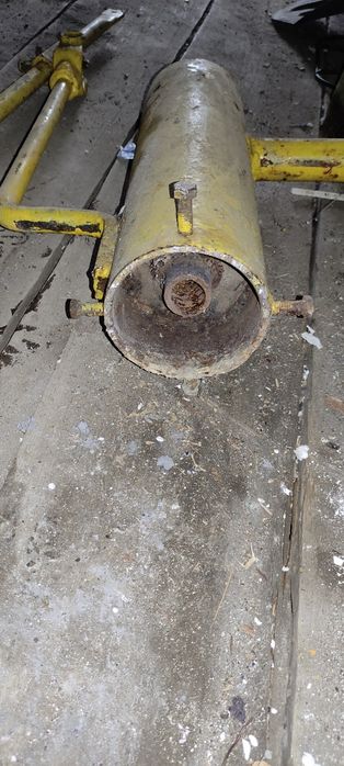 Ручной насос - качалка для скважины.