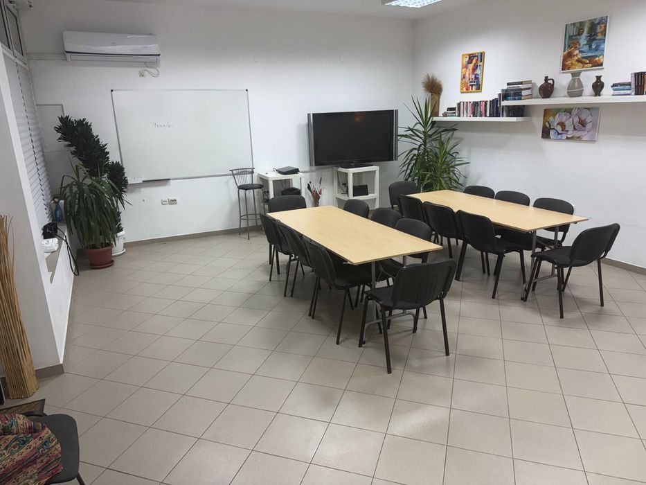 Зала под наем в широк център, 40 кв/м