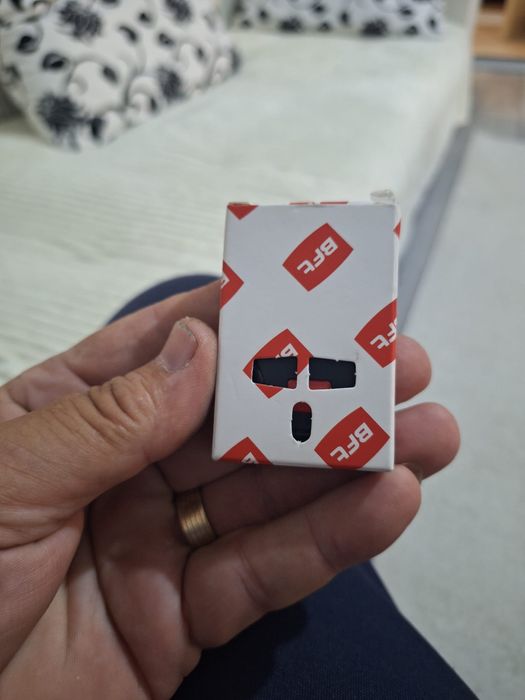 Vând telecomenzi poarta/uși garaj/bariere