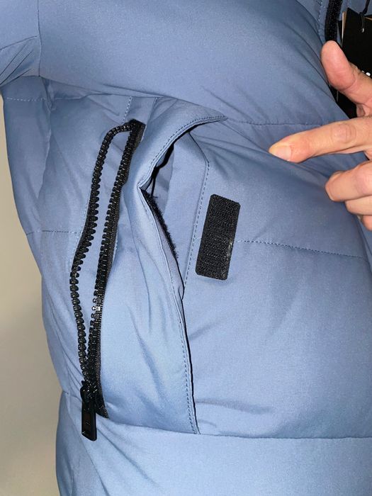 Vând geacă iarnă HUGO BOSS (originală ) M 48