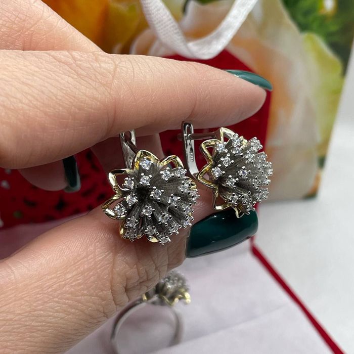 Шикарный комплект серебро 925  с позолотой и Цирконием Сияет на Солнце