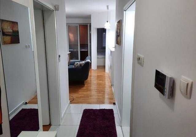 Продава се Тристаен апартамент в Бургас, Братя Миладинови - 96 кв.м за 1236 €/кв.м - Снимка #2