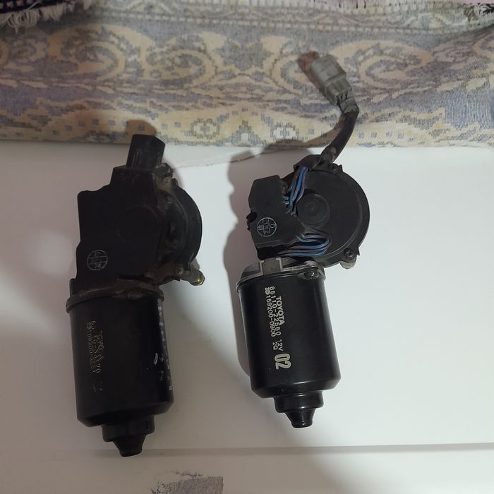 Продам      дворник     моторчик