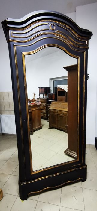 Mobilă vintage restaurat