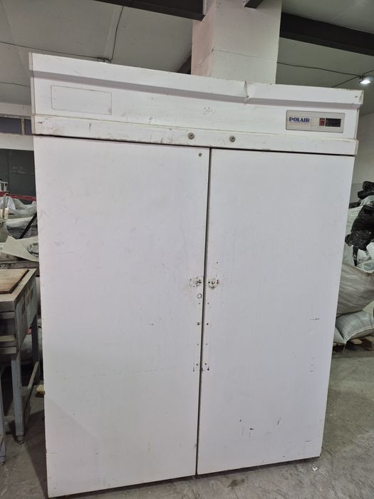 Холодильный шкаф