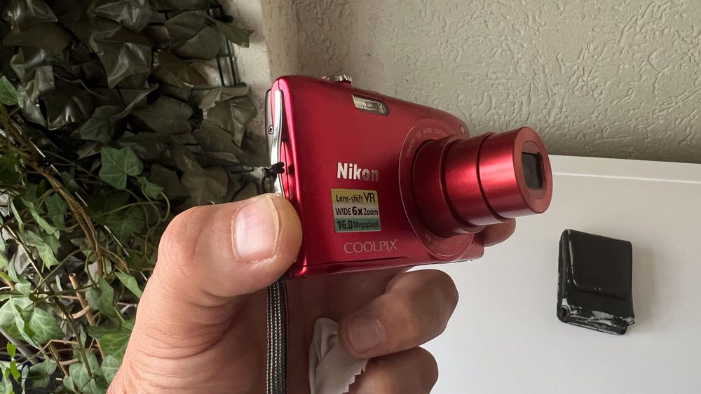 Nikon  Coolpix S3300