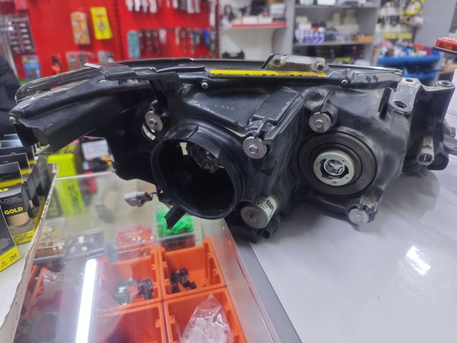 Фара Toyota Camry 55 R4 левая.