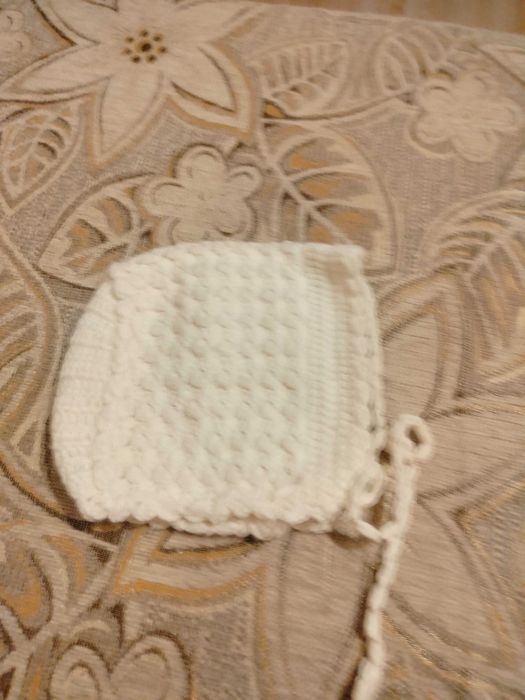 Детски ръчно плетени жилетки и елеци