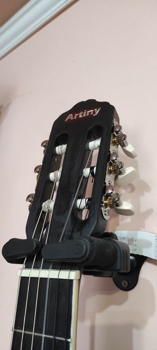 Акустическая гитара