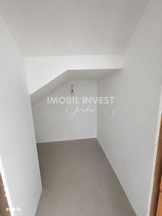Casa insiruita 2025, 4 camere, curte generoasa, terasa