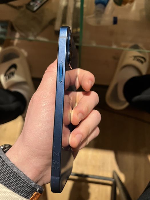 Айфон 12 синий )